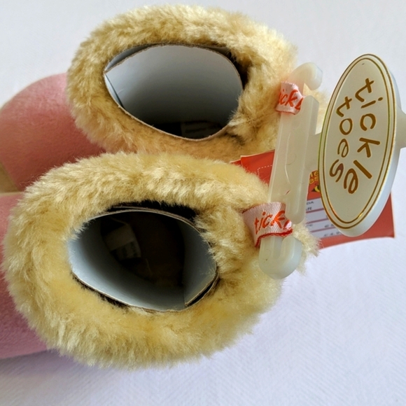 NEW tickle toes pink faux fur baby booties crib shoes size 4 infant - Picture 7 of 7